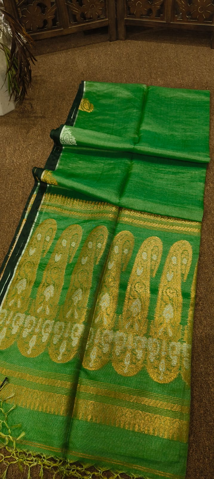 Tissu tussar jamdani
Pure gachi tussar
With bp
