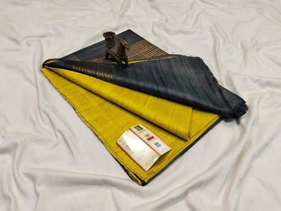 Pure tussar ghicha silk handloom saree with blouse pc.
Silk mark tag 
