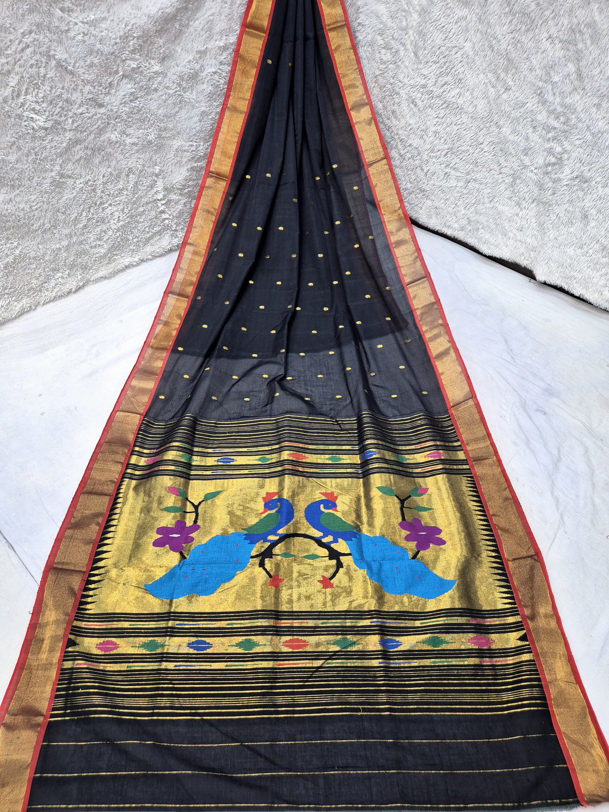 *Yeola cotton paithani*
Pure cotton 
Handloom saree
Patta border 
Running blouse 
Shoulder butta 