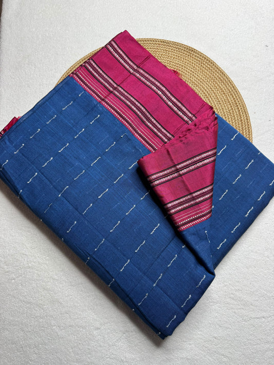 Cotton saree Chikki paras
Material - cotton by cotton 
Border - Chikki  border 
Saree Name - Ilkal cotton Chikki  sarees
Pallu - silk pallu 
Blouse -running
Handloom -yes
Saree length- 6.2
