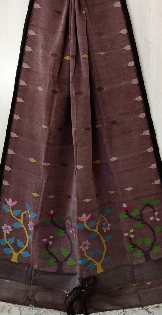 Very exclusive,Beautiful 100 Count pure 
Cotton by Cotton Hand Spoon jamdani 
with temple border with very 
elegant jamdani motif pallu
Without bp