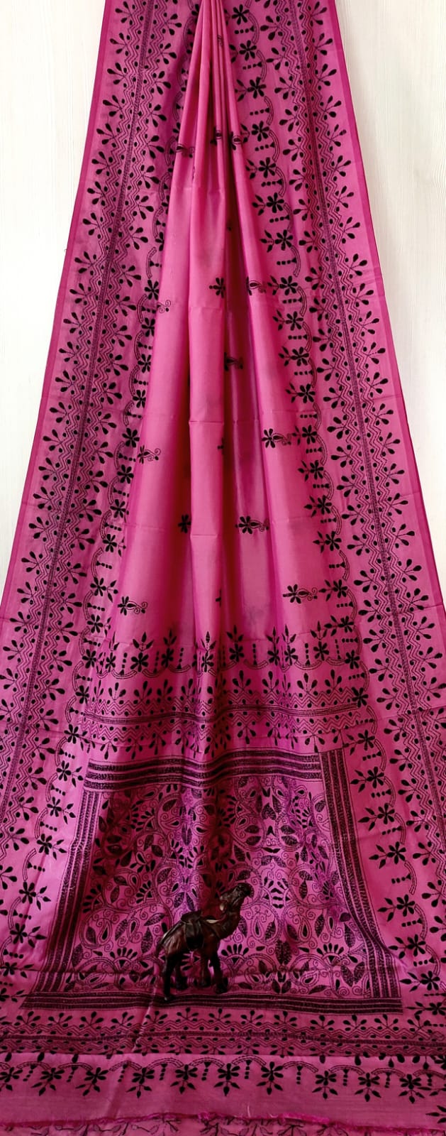 Beautiful kantha work on blended Bangalore silk

With kantha stich work bp