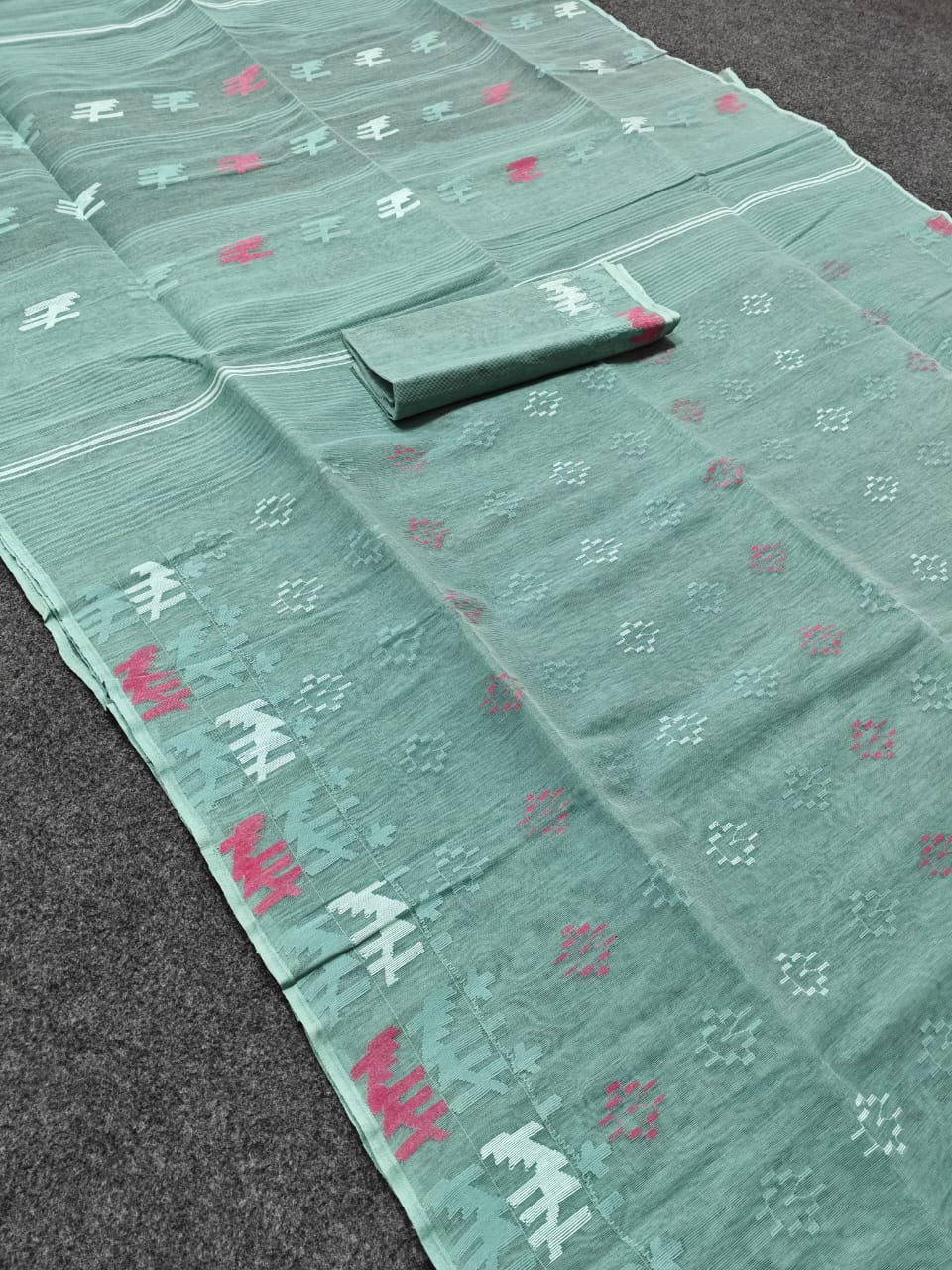 Authentic bangladesi 
half silk jamdani
With bp