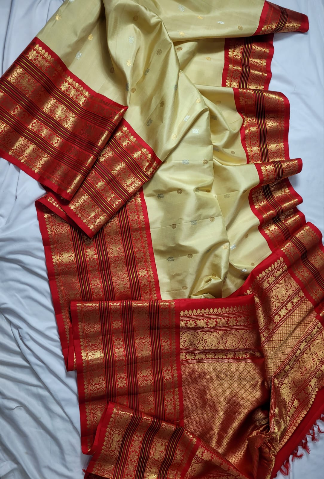 Abhina | Pure Pattu Gadwal Sarees