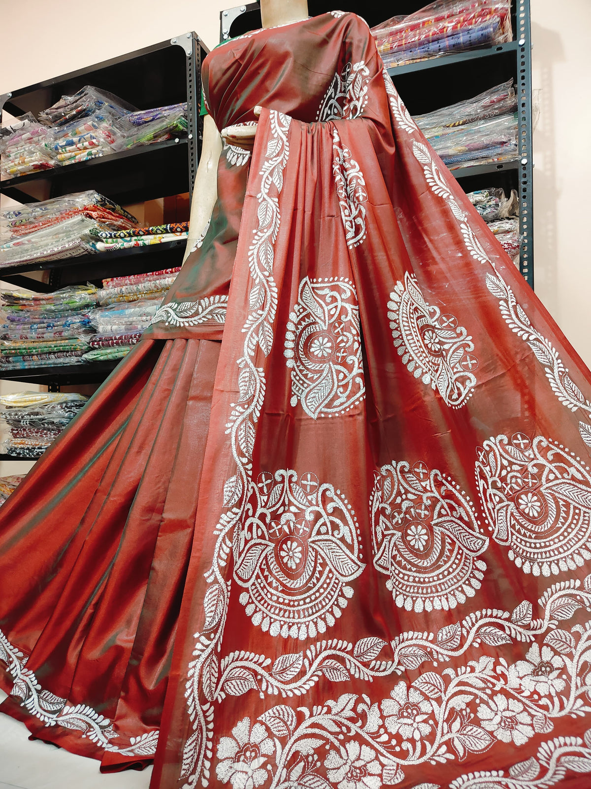 Traditional Shantiniketan hand Kanthastitch saree On 
Belendend bangalore silk Material 
With Kanthastitch Work Bp