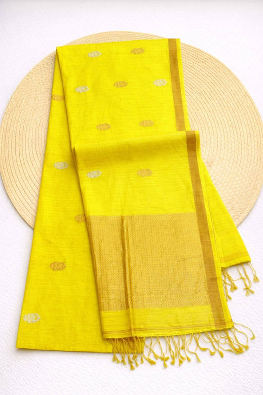 Authentic Pure Matka Handloom Silk Mark. Certified Jamdani    

*with Government Silk Mark Tag*

*Metirials*- Reshom Matka
*BP*- Running 
