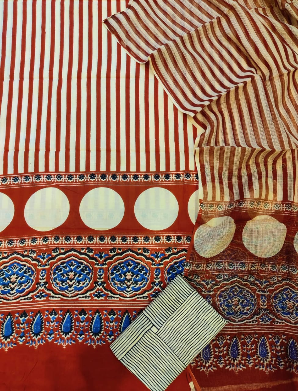 Block printed cotton suit with kota doriya duppta 
Top @ bottom *cotton*
Duptta  *kota doriya*