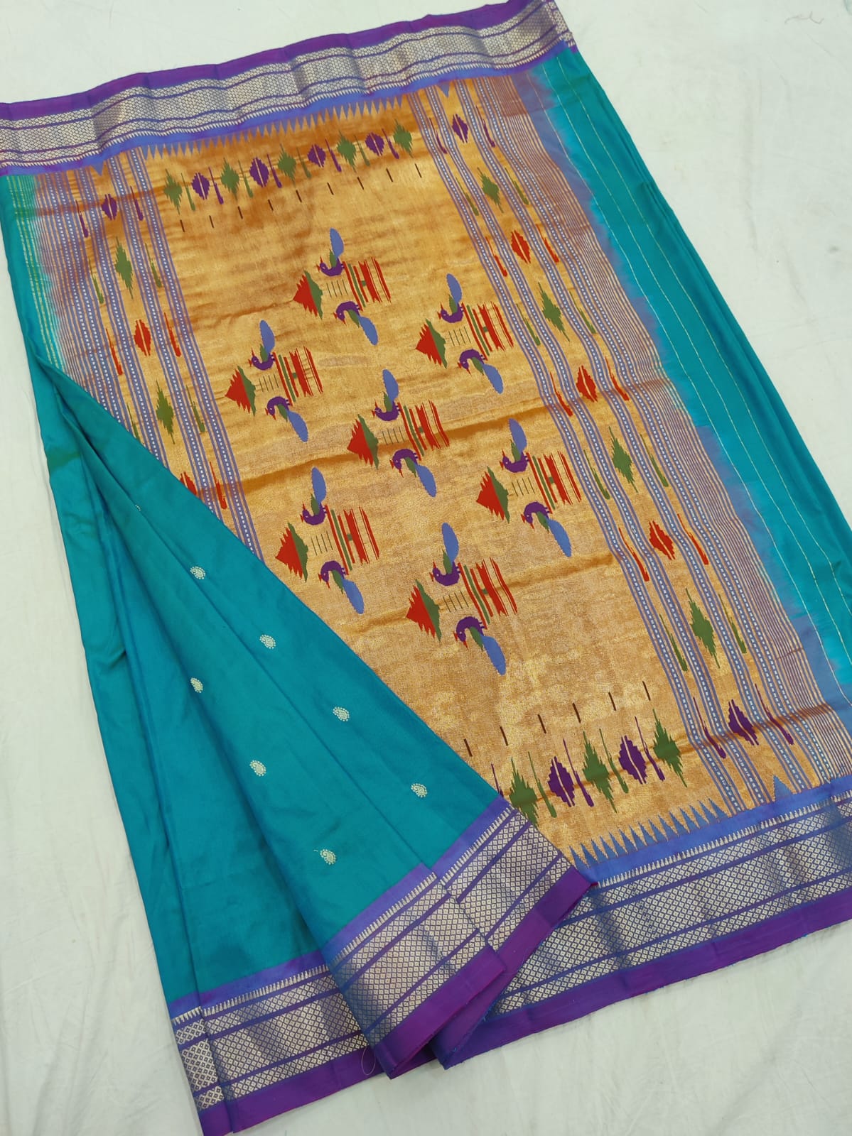 Palkhavi | Pure silk handloom Paithani Saree