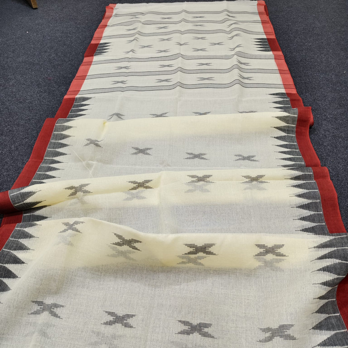 Authentic handloom
 monipuri cotton saree
With bp
