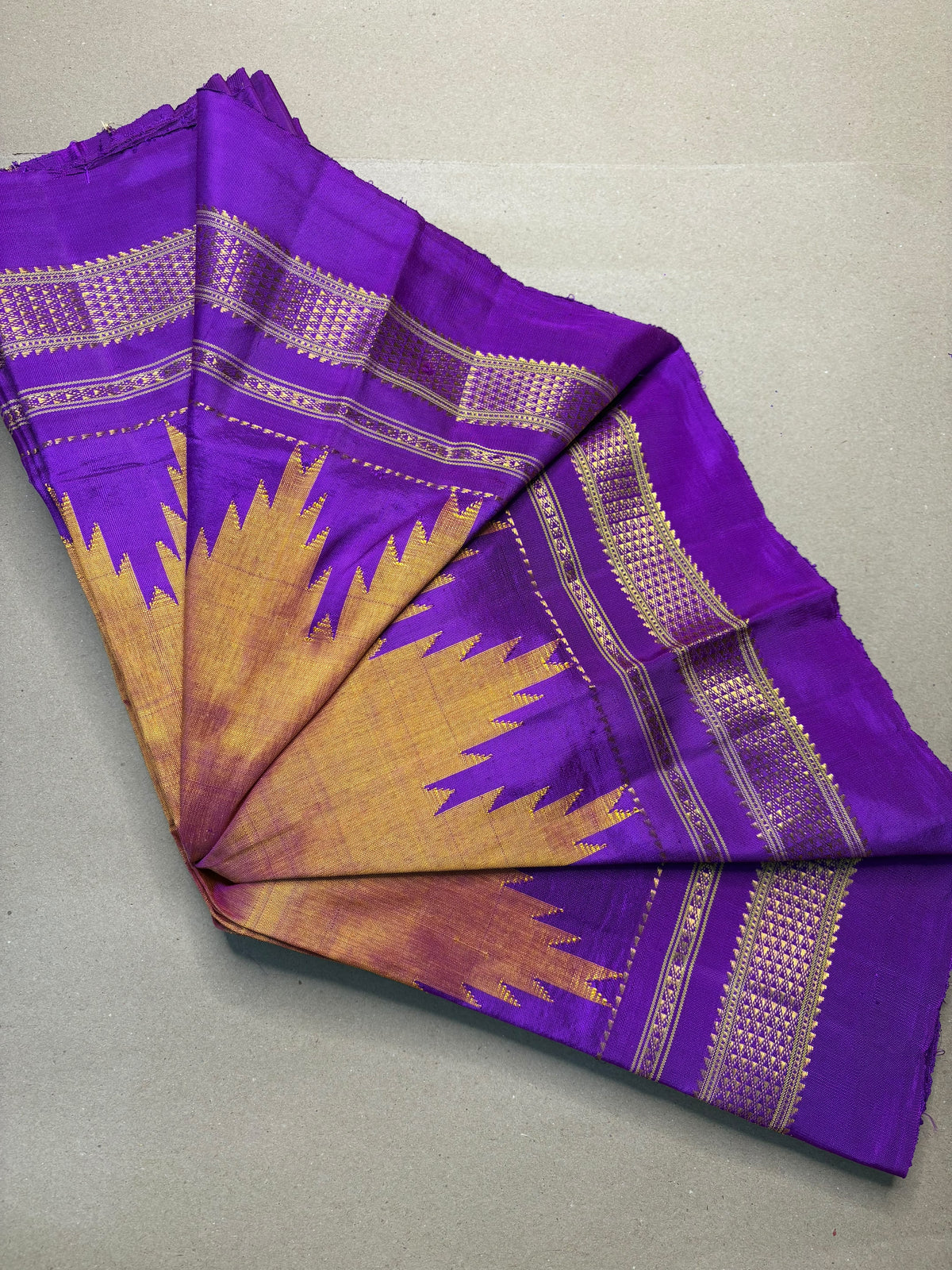100%silk saree chikki paras Temple silk saree silk pallu contrast saree 6.2m