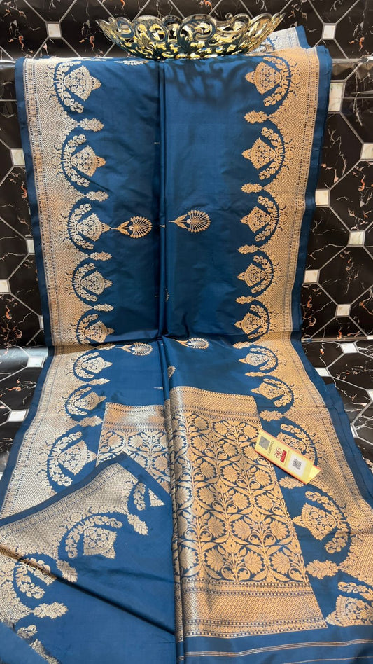 Exclusive Pure Katan Silk Handloom Saree
All-Over Alfi Boota | Kaduwa Border | Pista Zari Work
Rich Pallu | Running Blouse | Silk Mark Certified
Lightweight, Smooth & Soft