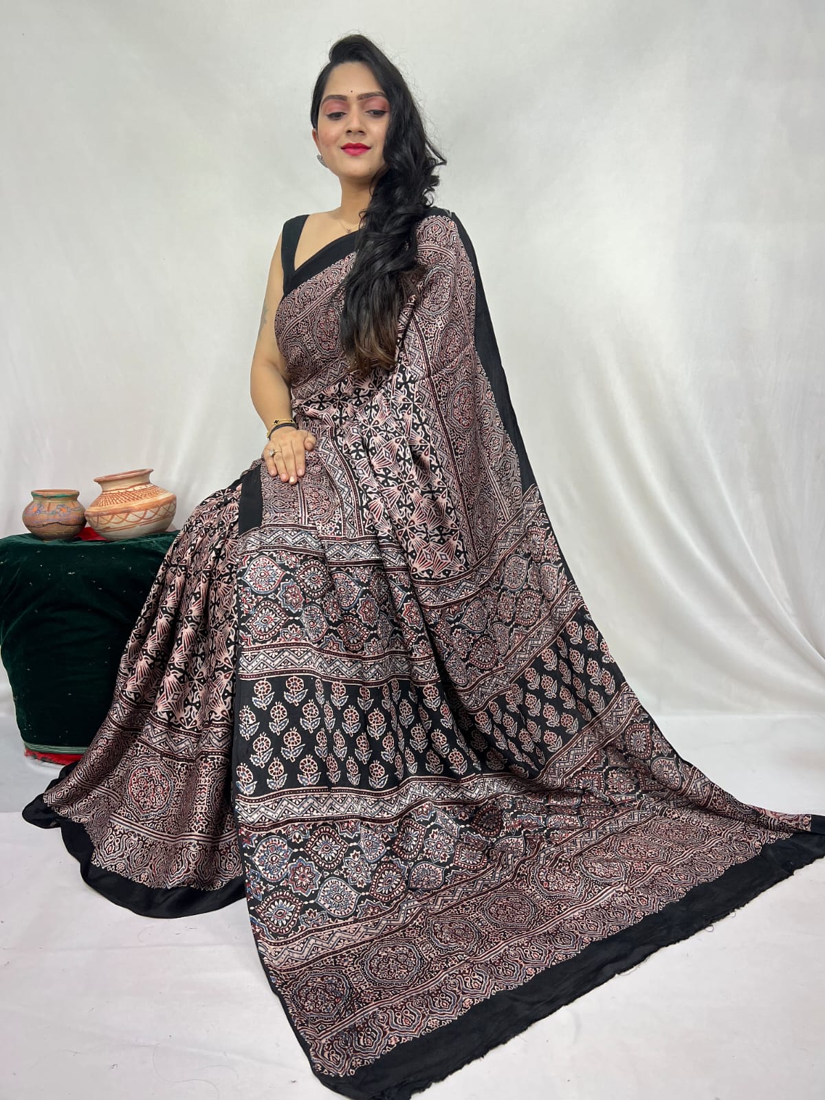 
🥻 Pure Modal Silk  Saree 🥻
🏕️ Natural / Vegetable Dyeing with Ajrakh Hand-Block Print

📦 All pics available
🎨 New colours / new patterns added 6.50...Full  saree  ..45..with 
