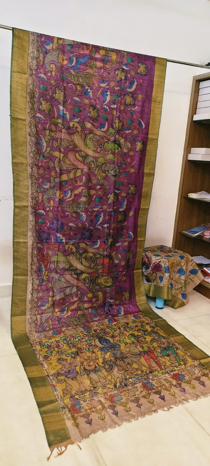 *Kalamkari on Tussar Silk*
*Pen kalamkari*
*Pure desi tusser silk and with hand painted sarees* 
*Length: 6.5 mtr*
*Width 45 inch*