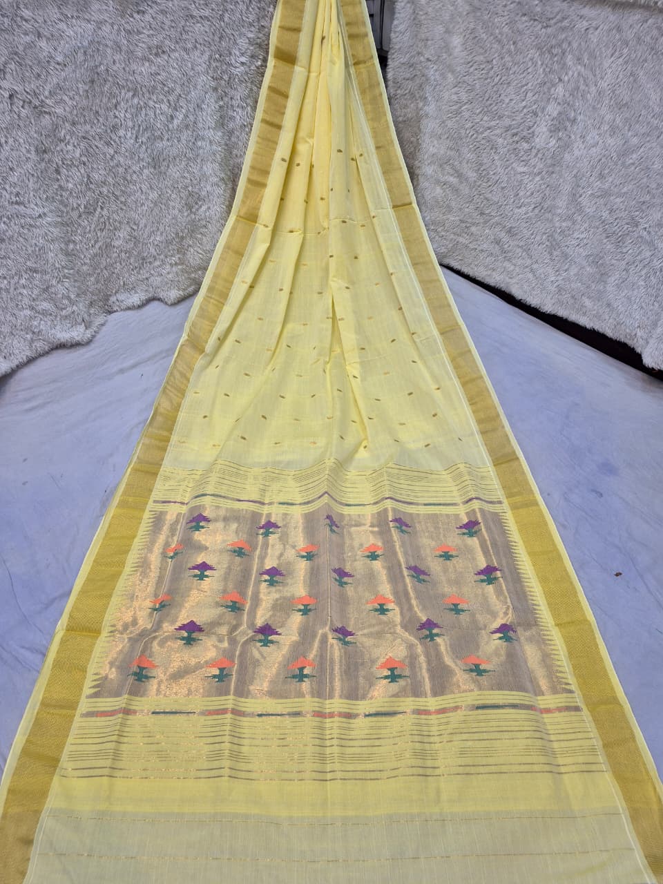 *Yeola cotton paithani*
Pure cotton 
Handloom saree
Patta border 
Running blouse 
Shoulder butta 