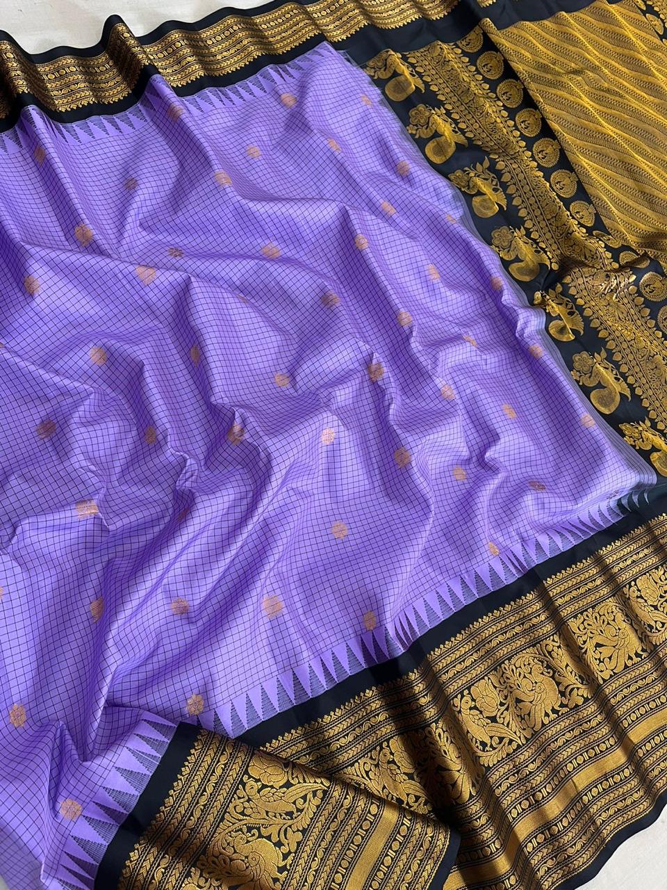 Aruna | Gadwal Sarees in pure Silk