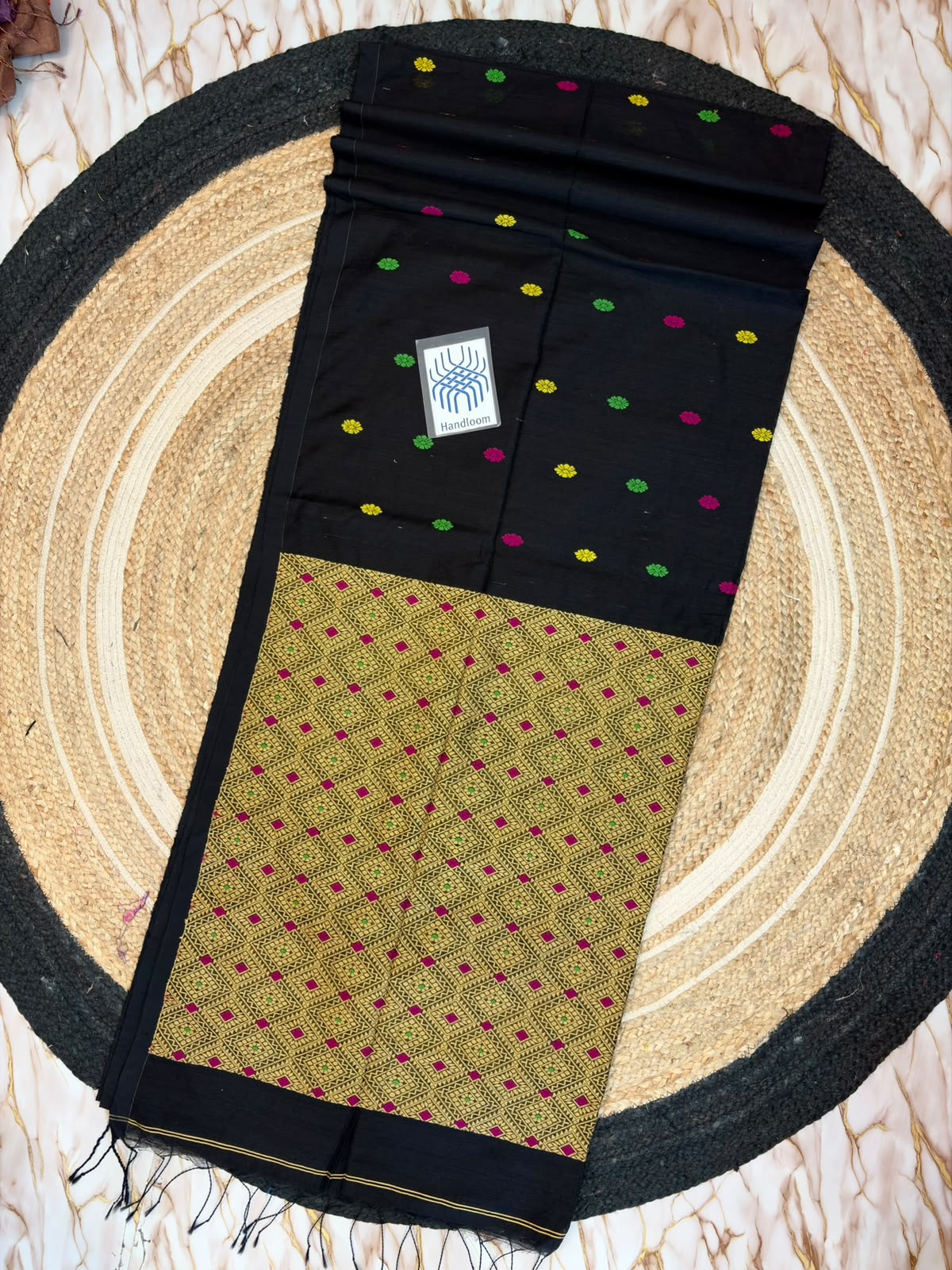 Matka jamdani
 saree
With bp