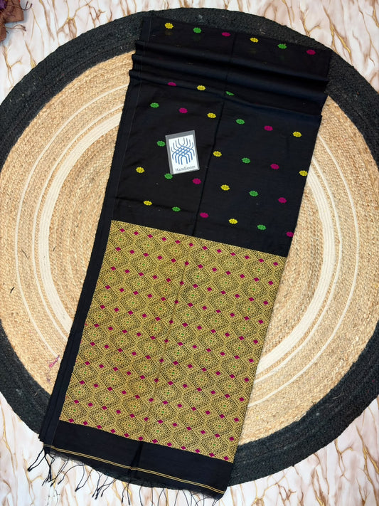 Matka jamdani
 saree
With bp