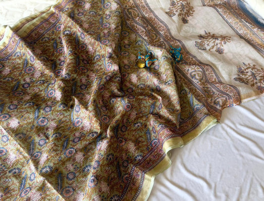 Summer special collection
Vanaspati ajark print

🥻🥻🥻🥻🥻🥻
 Kota saree new collection of Bagru print 
New collection Saree Kota Doriya .
Hand made 
Block print , Dabu print , Bagru print , vaspati print, ajark prijt
Saree length 5.5 mtr
Blouse.  80cm
Hand block printed