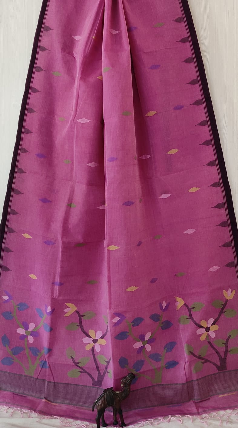 Very exclusive,Beautiful 100 Count pure 
Cotton by Cotton Hand Spoon jamdani 
with temple border with very 
elegant jamdani motif pallu
Without bp