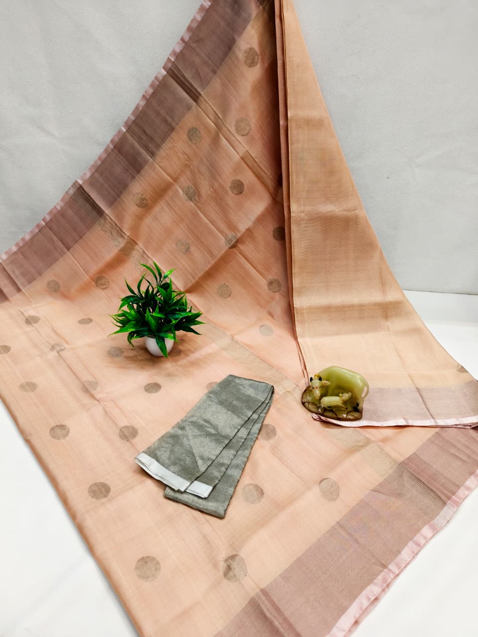 Udayita | Pure silk uppada with dollar buttis