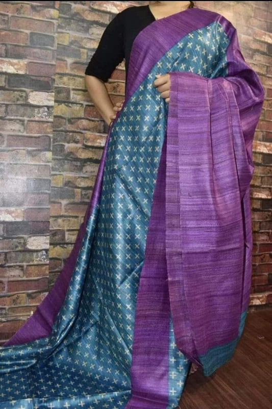 🪴New Design Of  Tussar By Ghicha Screen Print Silk Saree 
All Saree Comes  R Matching 
 Saree. Colour Tassels.
Hand Loom. Saree ..
Running Blouse..Pc ( Saree's Colour)
💯% Silk Saree Comes.With Silk Mark  Certificate (Tag)
Quality 💯% Assured
