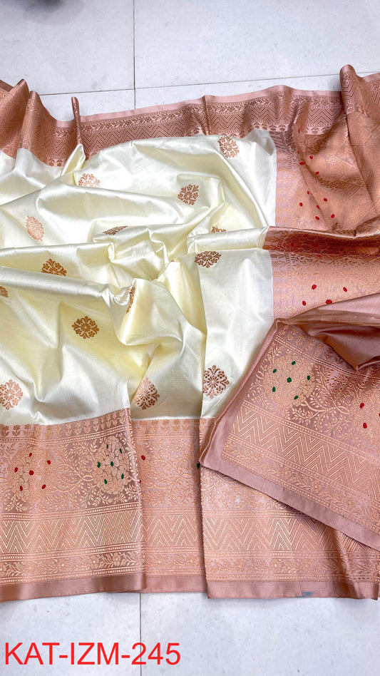 
Pure Handloom banarasi KATAN **Checks +Meenakari* SAREE
*KATAN Checks + Meenakari*
Silk Sarees with antique Jari 
*Rich Pallu
*  Blouse with Border
* Smooth & Soft Fabric