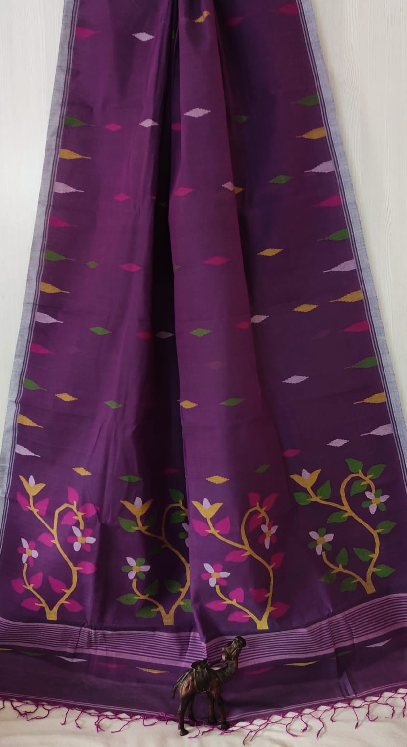 Very exclusive,Beautiful 100 Count pure 
Cotton by Cotton Hand Spoon jamdani 
with temple border with very 
elegant jamdani motif pallu
Without bp