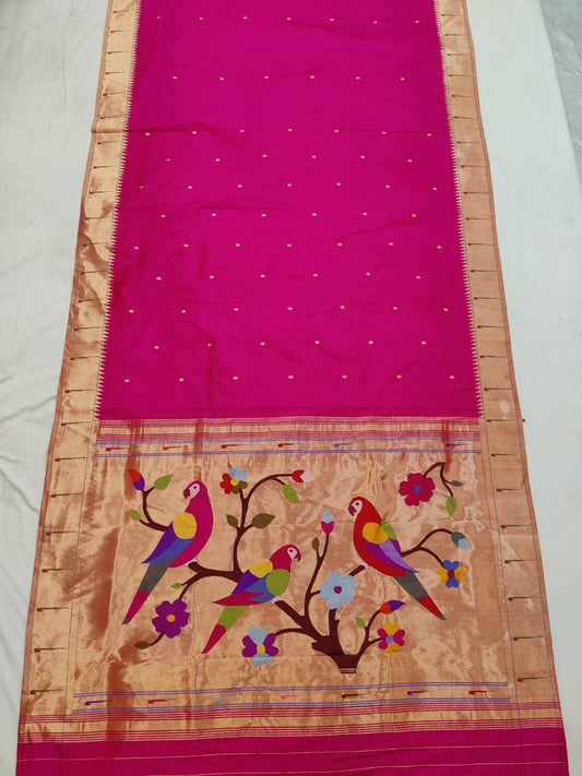 Ayrakhi | Ek Muniya Paithani Saree