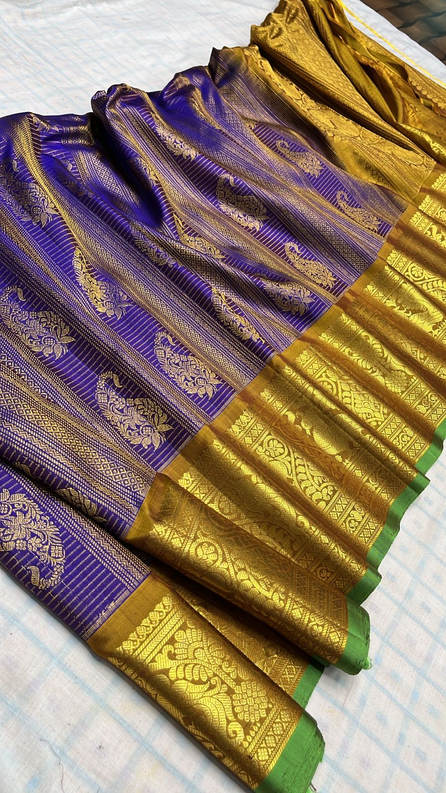 ✨✨Pure Gadwal Traditional
          Border Brocade 
          Pattu Sarees ✨✨