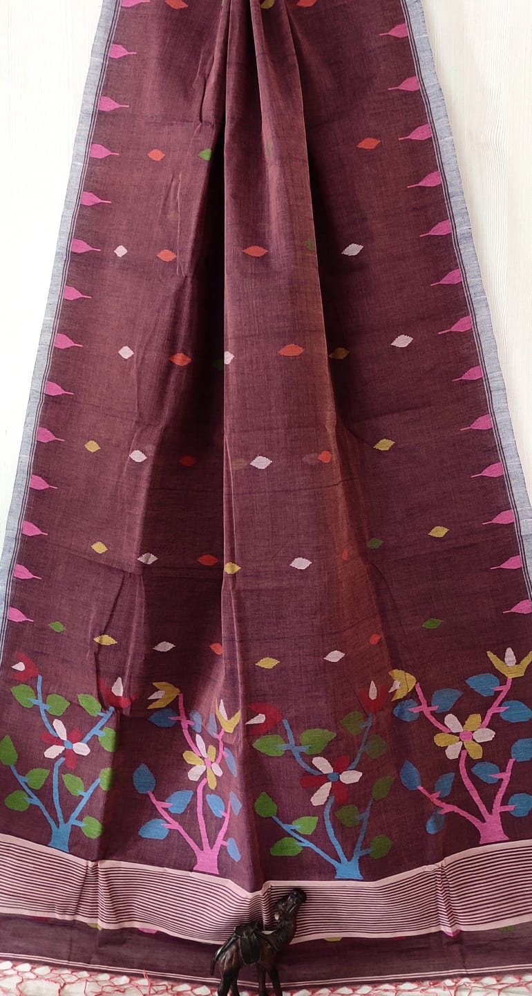 Very exclusive,Beautiful 100 Count pure 
Cotton by Cotton Hand Spoon jamdani 
with temple border with very 
elegant jamdani motif pallu
Without bp