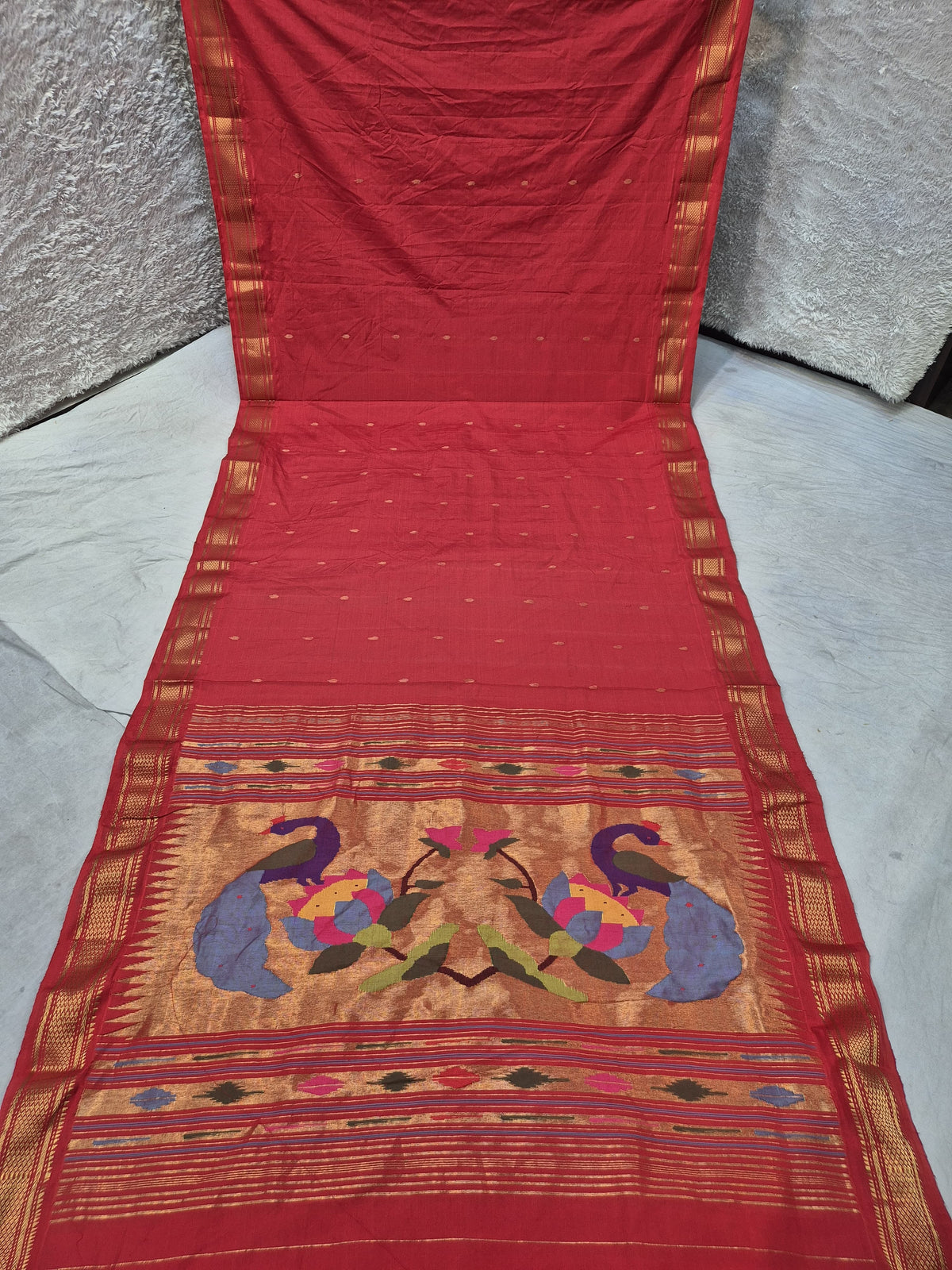 Yeola cotton paithani*
Pure cotton 
Handloom saree
Traditional Narali border 
Running blouse 
Shoulder butta 