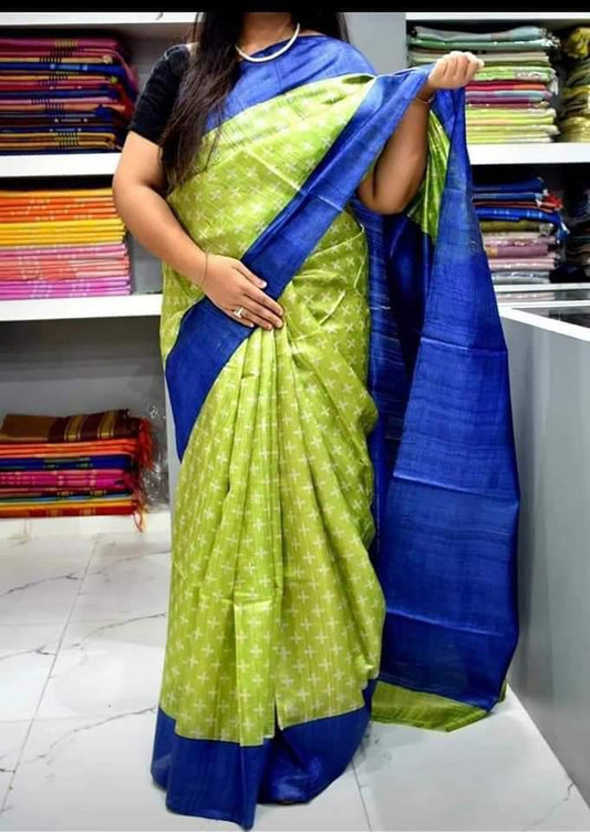 🪴New Design Of  Tussar By Ghicha Screen Print Silk Saree 
All Saree Comes  R Matching 
 Saree. Colour Tassels.
Hand Loom. Saree ..
Running Blouse..Pc ( Saree's Colour)
💯% Silk Saree Comes.With Silk Mark  Certificate (Tag)
Quality 💯% Assured
