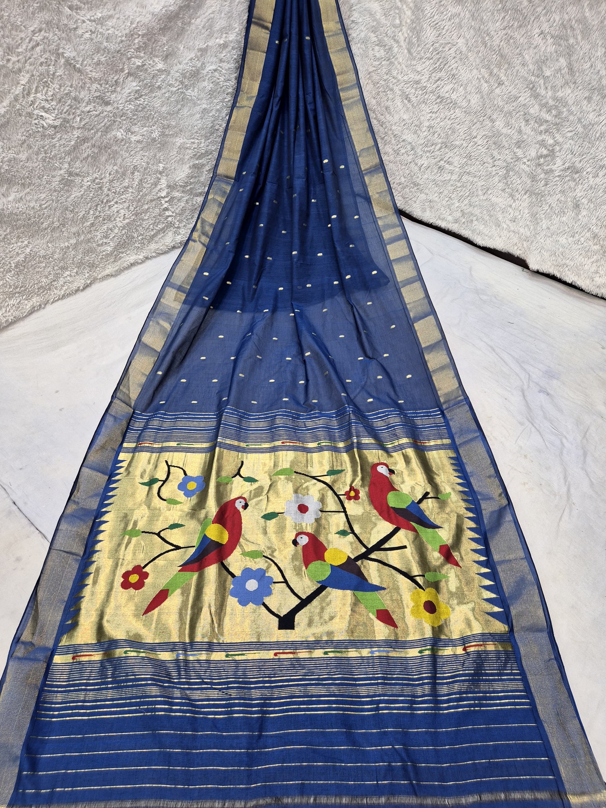 *Yeola cotton paithani*
Pure cotton 
Handloom saree
Patta border 
Running blouse 
Shoulder butta 