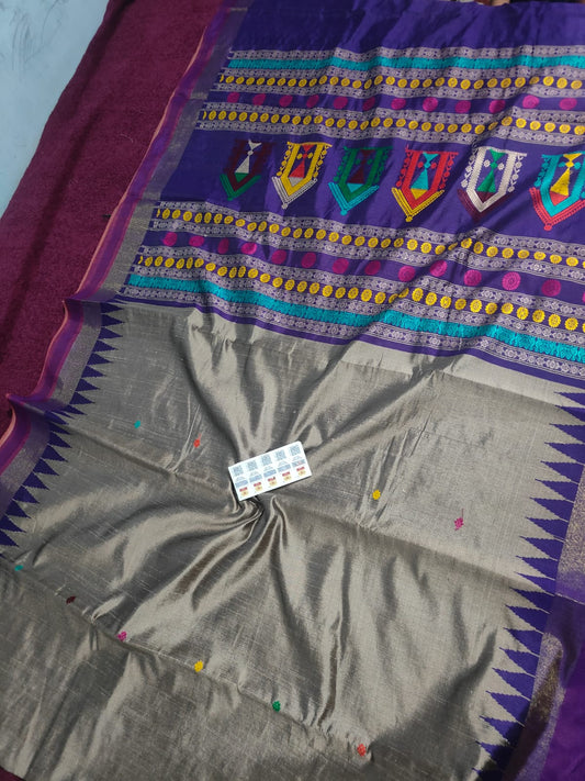 *Pure raw silk handloom   Dolabedi temple border saree with contrast blouse*
Silk mark certified 