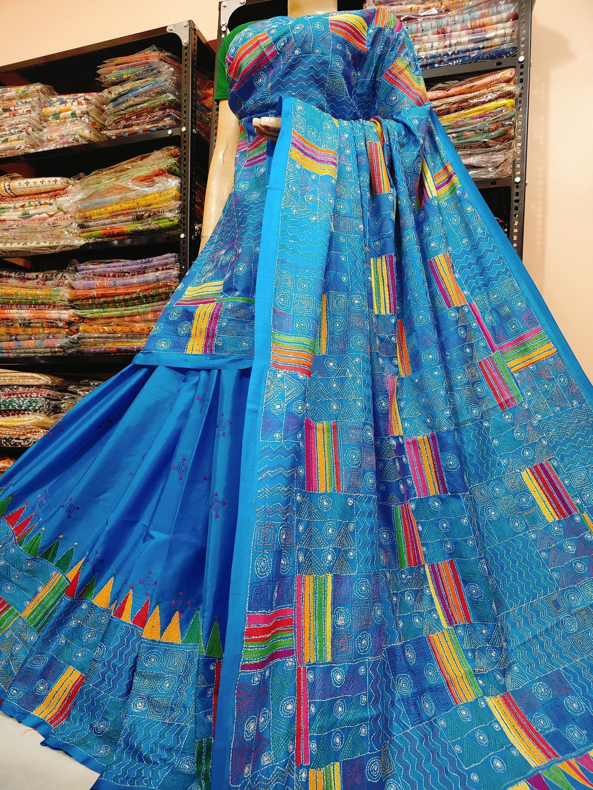 Traditional Shantiniketan hand Kanthastitch saree On 
Belendend bangalore silk Material 
With Kanthastitch Work Bp