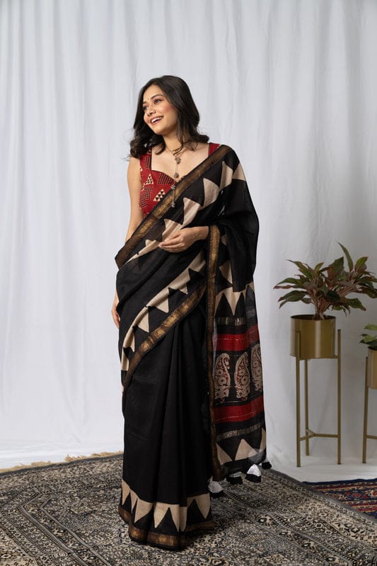 🍁new arrival🍁
Naspal pomegranate print 
👌Maheswari silk saree👌
Hand block printed Maheswari silk sarees with blouse
Size- 6.5 with blouse
Quality- silk by silk
Approx weight- 470 gram
👉Pure hand block
 
