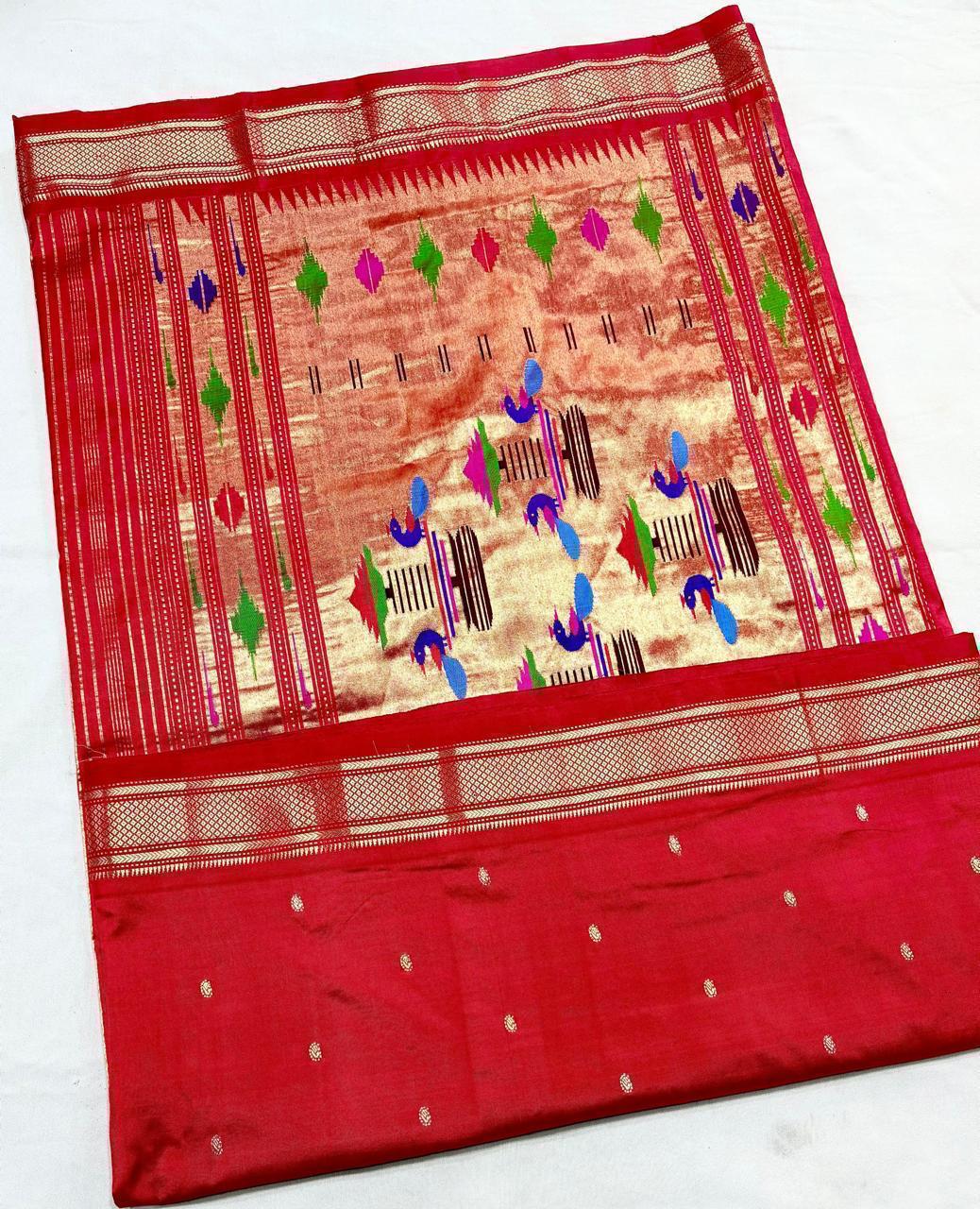 Zairini | Pure handloom silk paithani
