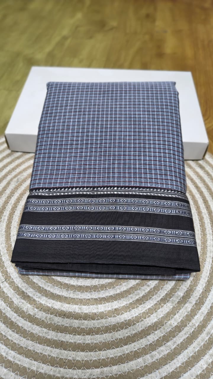 Handwoven patteda anchu saree in pure cotton
