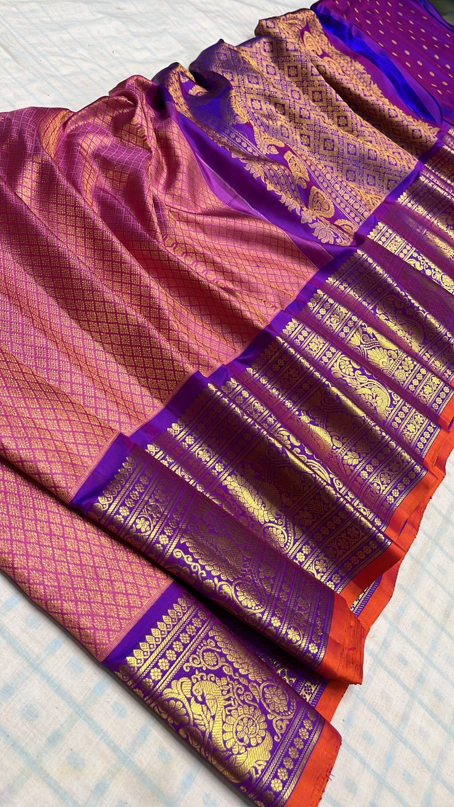 ✨✨Pure Gadwal Traditional
          Border Brocade 
          Pattu Sarees ✨✨