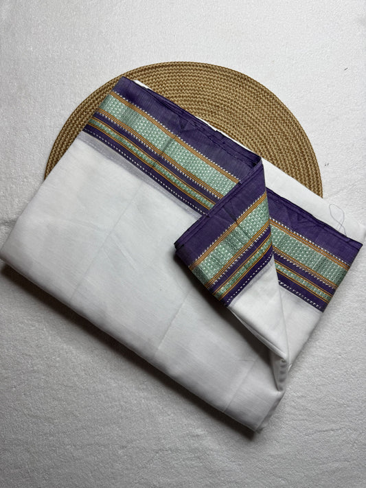 Cotton saree Chikki paras
Material - cotton by cotton 
Border - Chikki  border 
Saree Name - Ilkal cotton Chikki  sarees
Pallu - silk pallu 
Blouse -running
Handloom -yes
Saree length- 6.2
