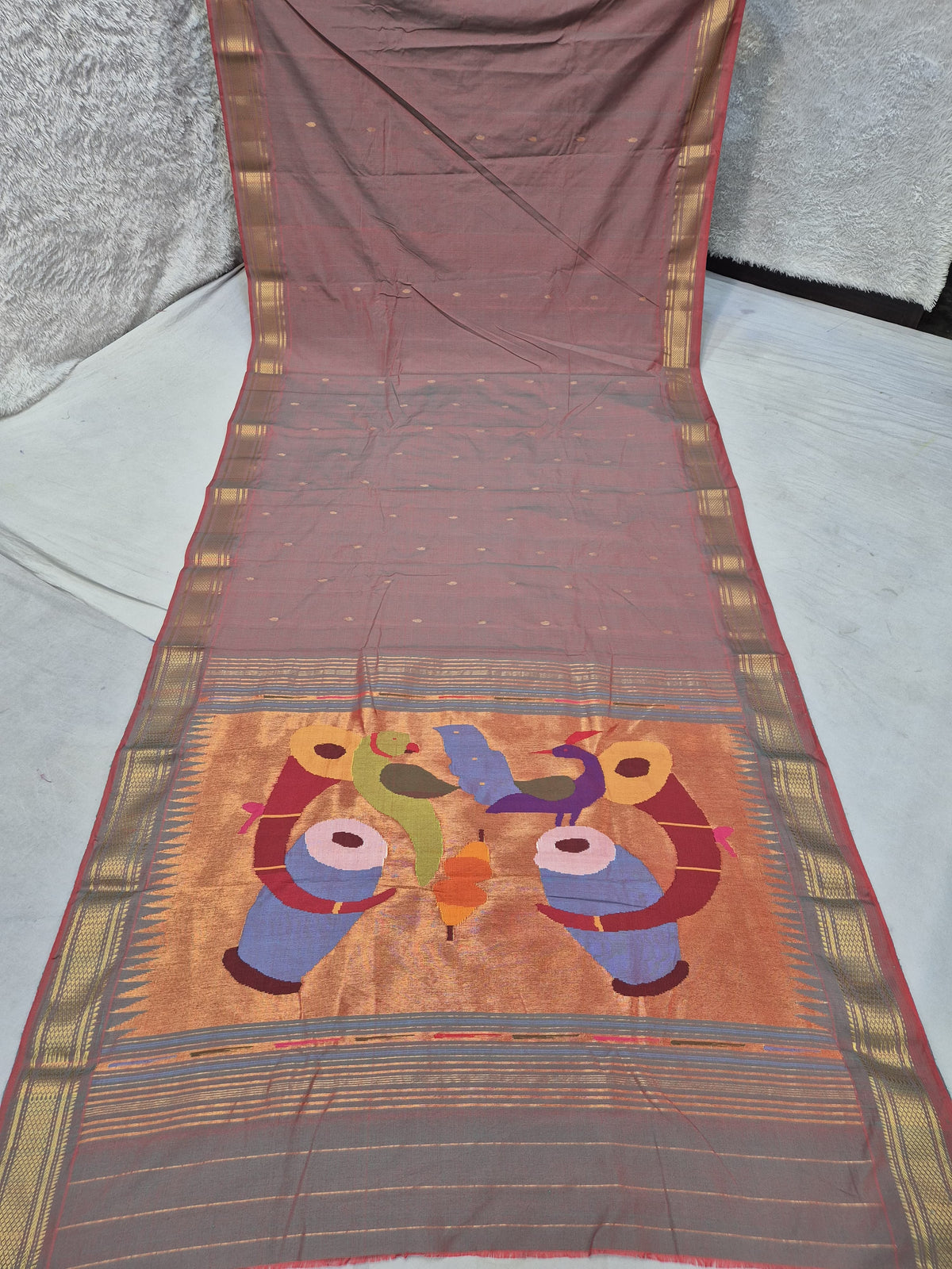 Yeola cotton paithani*
Pure cotton 
Handloom saree
Traditional Narali border 
Running blouse 
Shoulder butta 