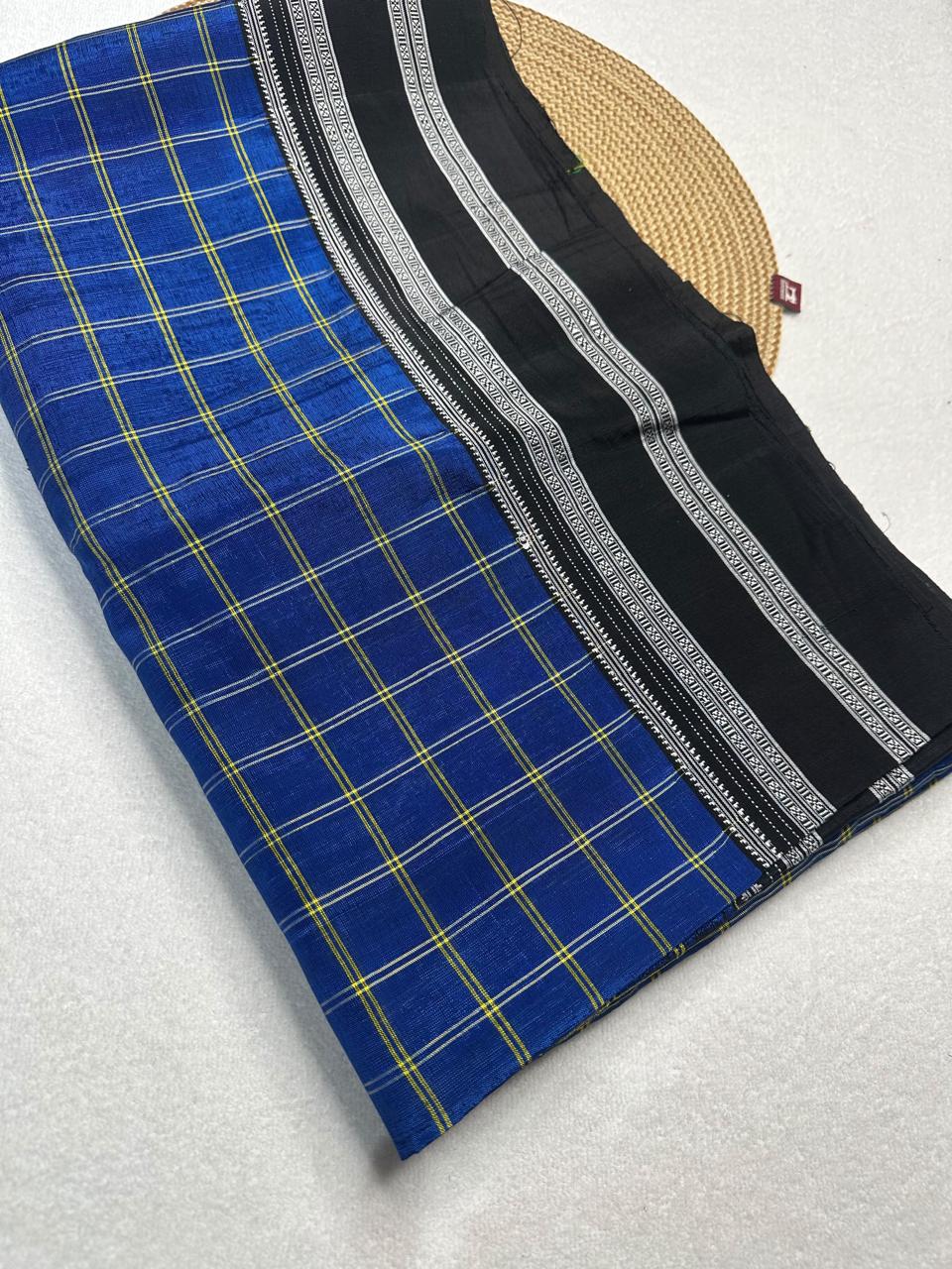 Material - viscos by cotton
Border - gayitri border
Saree Name -ilkal Gayatri micro checks saree
Pallu -cotton pallu
Blouse -running
Handloom -yes
Saree length- 7.2