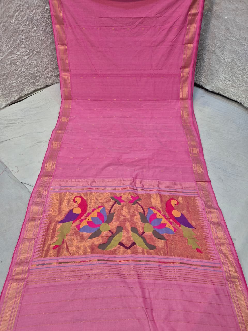 Yeola cotton paithani*
Pure cotton 
Handloom saree
Traditional Narali border 
Running blouse 
Shoulder butta 