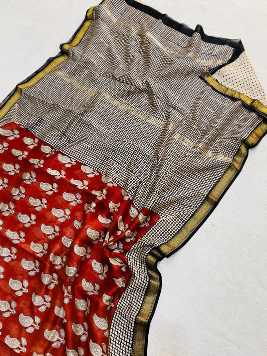 Let’s Wear #ethicallymade✅
🍁Beautifully Crafted Maheshwari Silk Saree  collection🍁
 Specially Designed in Bagru  jahota rapid dabu hand block print
100% Natural Dye
Fabric : Maheshwari Silk 
Length : 5.5 Meters
Blouse Piece : 0.90 Meter

