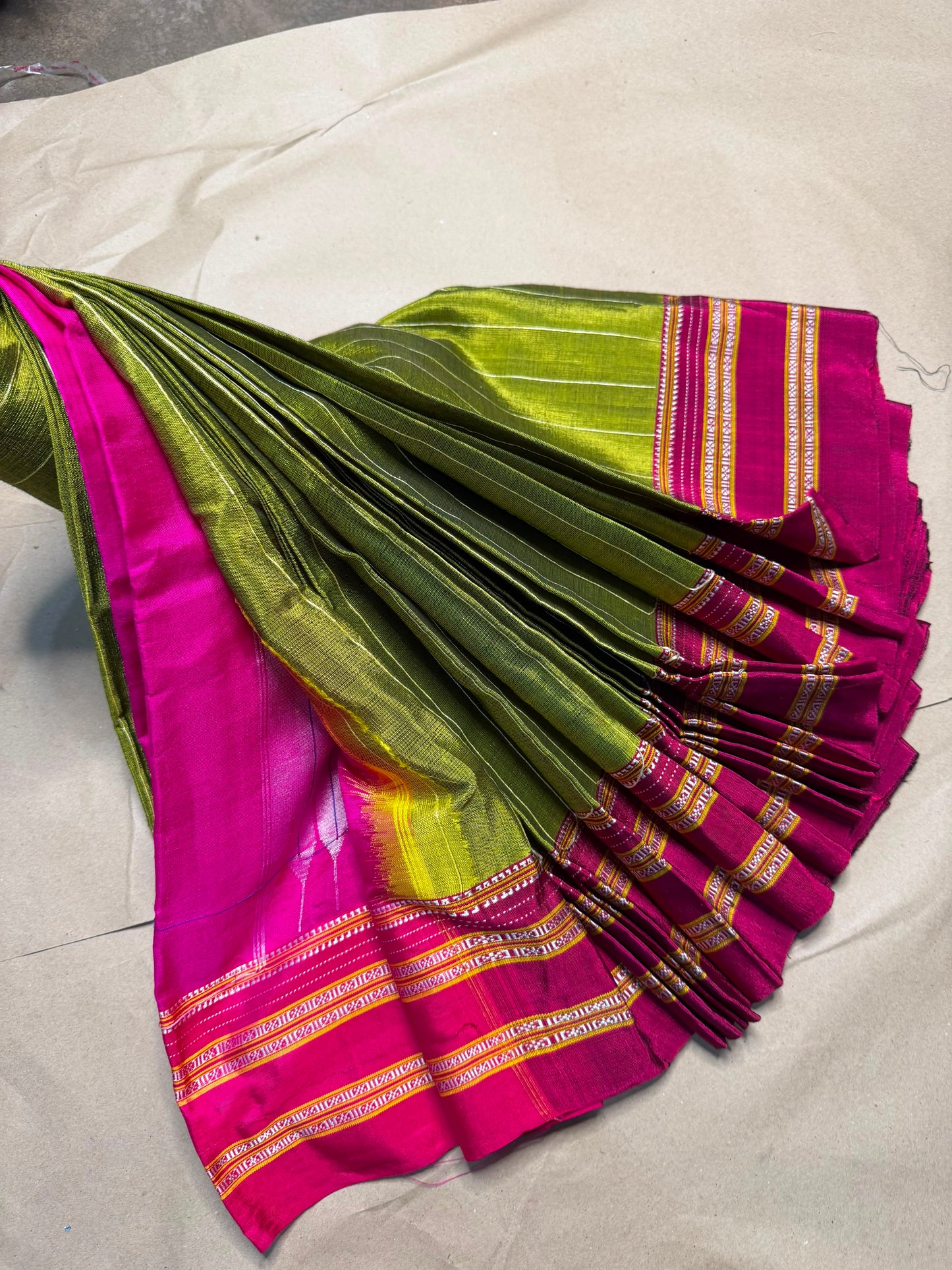 Material - viscos by cotton with Cotton By Cottan 
Border - *Gayatri And Chikki Big border 
Saree Name -ilkal special Gayatri saree
Pallu -*silk pallu*
Blouse -running
Handloom - *Hand Loom*
Saree length- 7.2