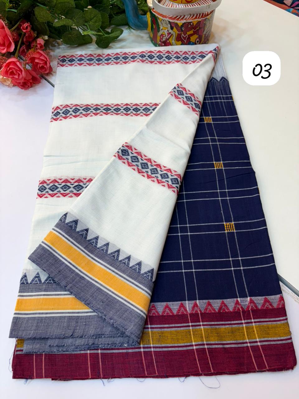 Handwoven pure Dhonekhali cotton ( 100 count cotton Dhonekhali saree)
Without BP(5.5 mtr)