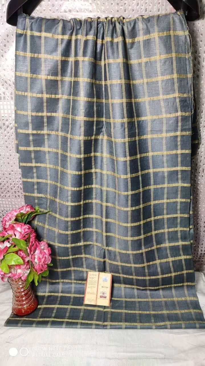 Pure katan silk weaving
Box check saree size 5.50 mtr
Running blouse size 1 mtrb