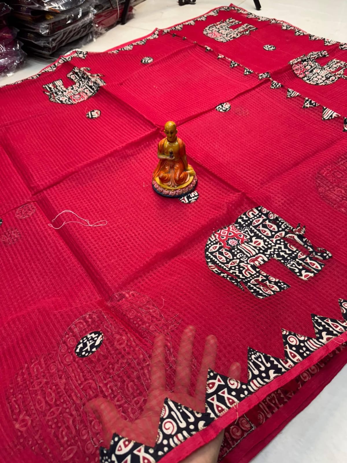 *Aplick work saree*

*No bp*

*Materials/ Resham Kota*

*All over Aplick work*

