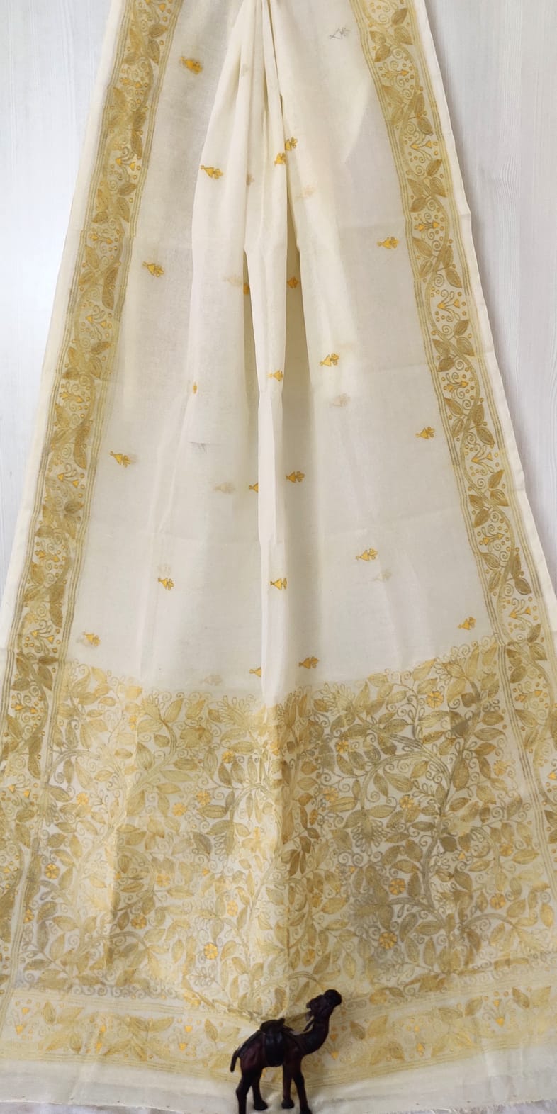 Very Exclusive Hand kantha stitch work on Premium Quality pure cotton saree

Without blouse piece 

Very demanding saree❤️
Book your order soon

