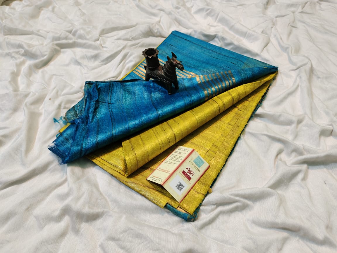 Pure tussar ghicha silk handloom saree with blouse pc.
Silk mark tag 
